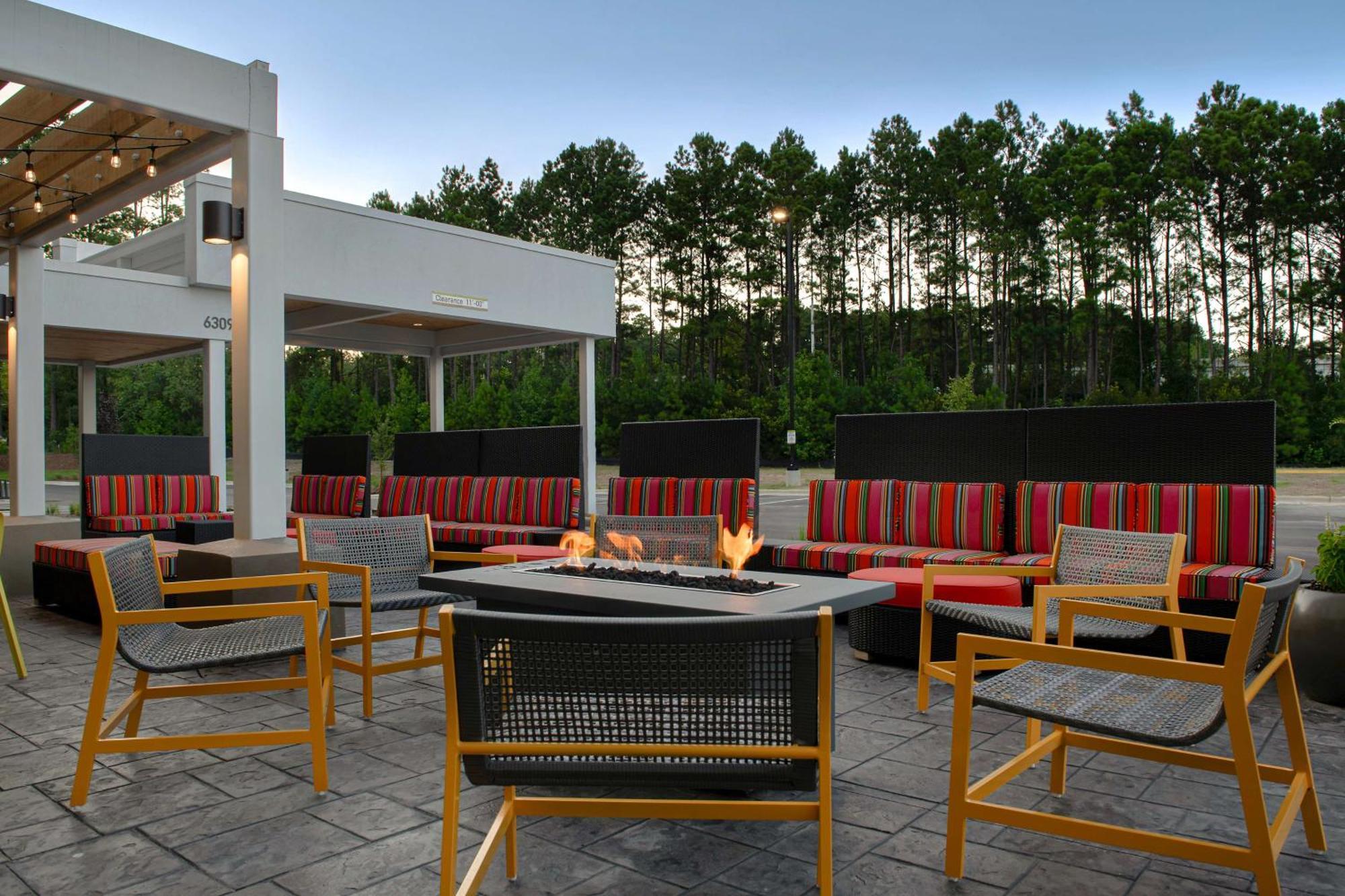 Home2 Suites By Hilton Fayetteville North Экстерьер фото